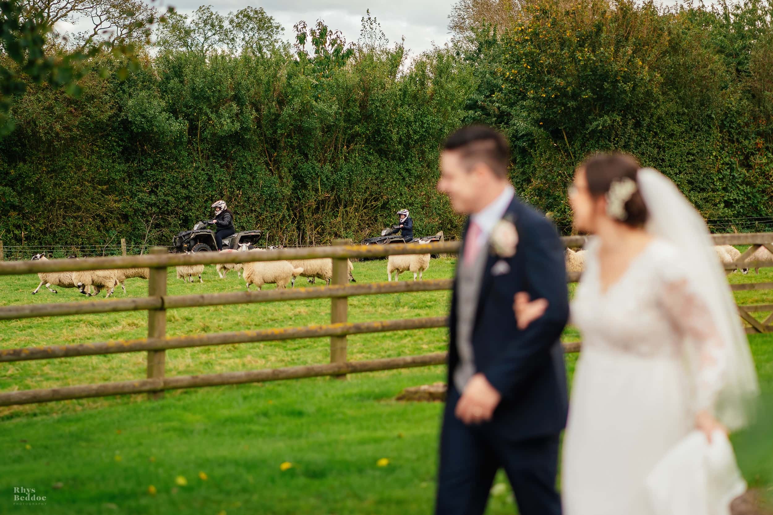 mythe barn wedding photography 026